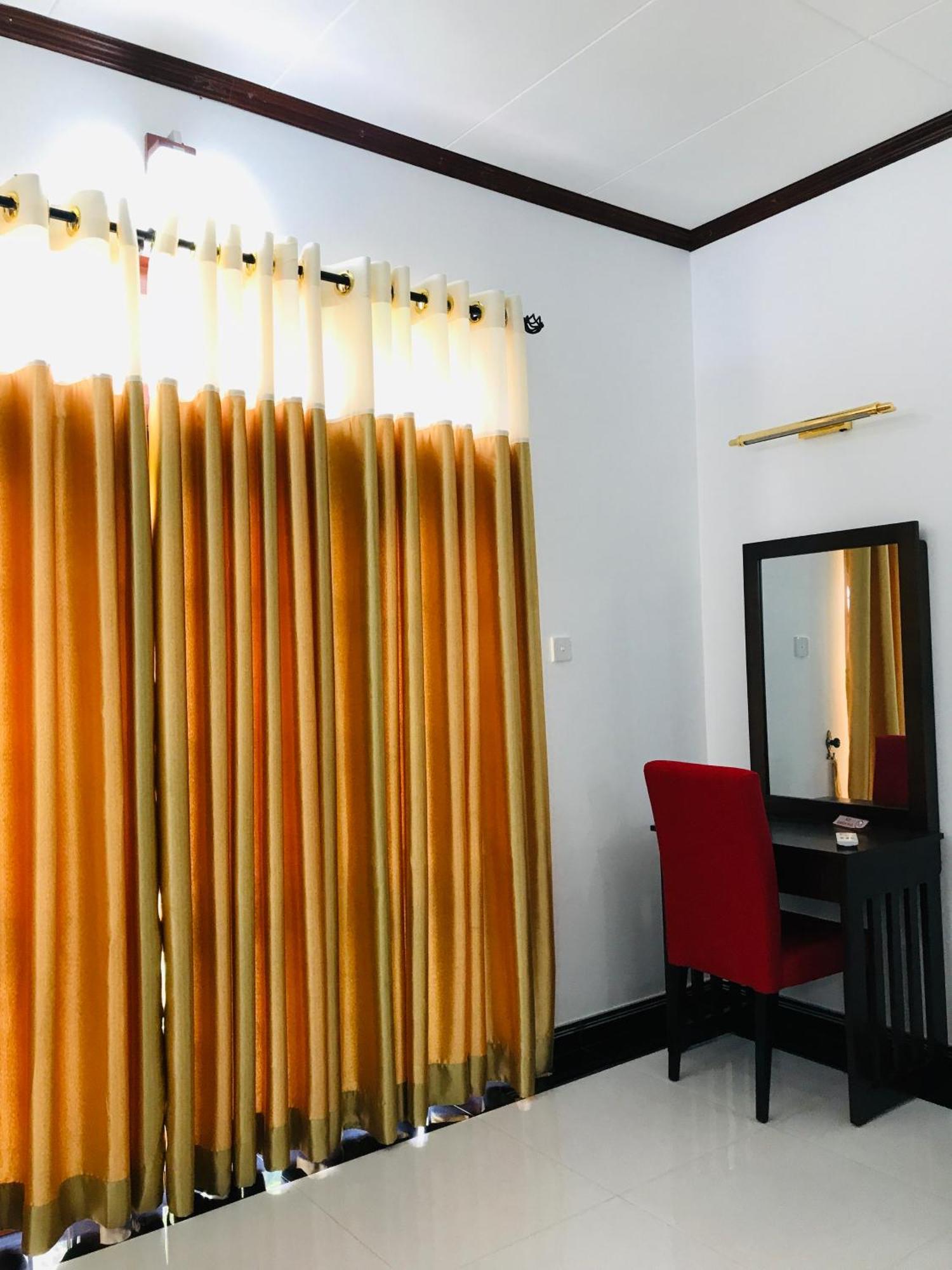 Siluni'S Villa Anuradhapura Room photo